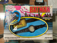 Load image into Gallery viewer, RARE DC COMICS BATMAN GRIMEFIGHTER BATH GIFT SET 2 SOAP ON A ROPE &amp; &quot;WATCH&quot; 1989
