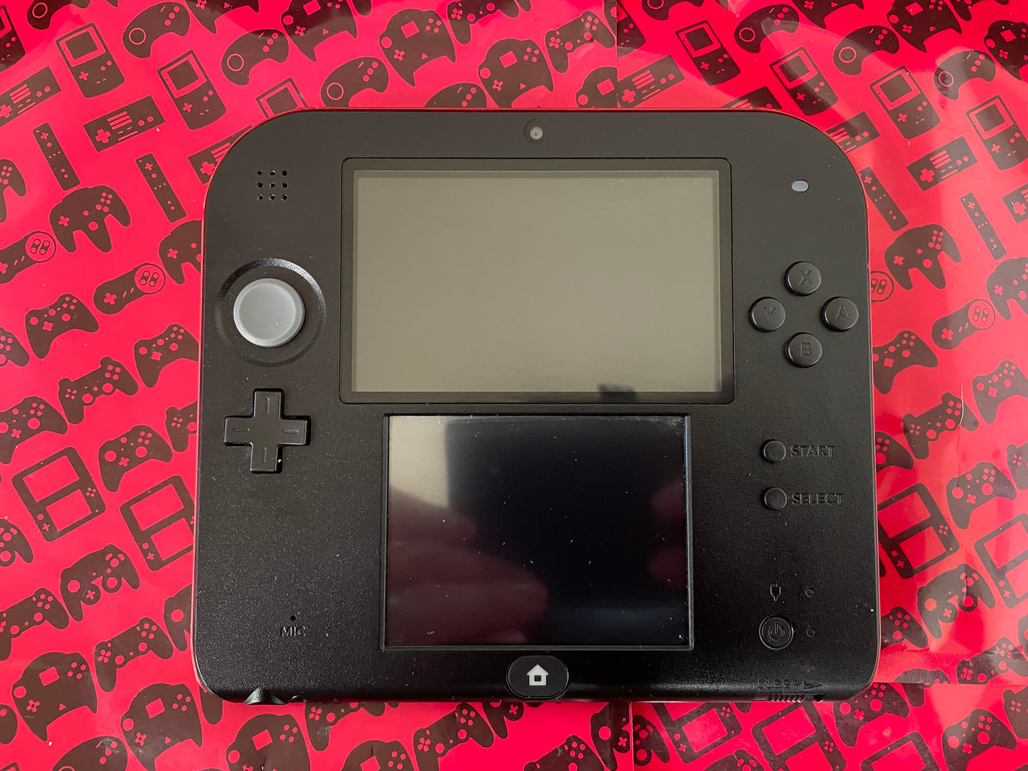 Crimson Red  Nintendo 2DS Nintendo 3DS